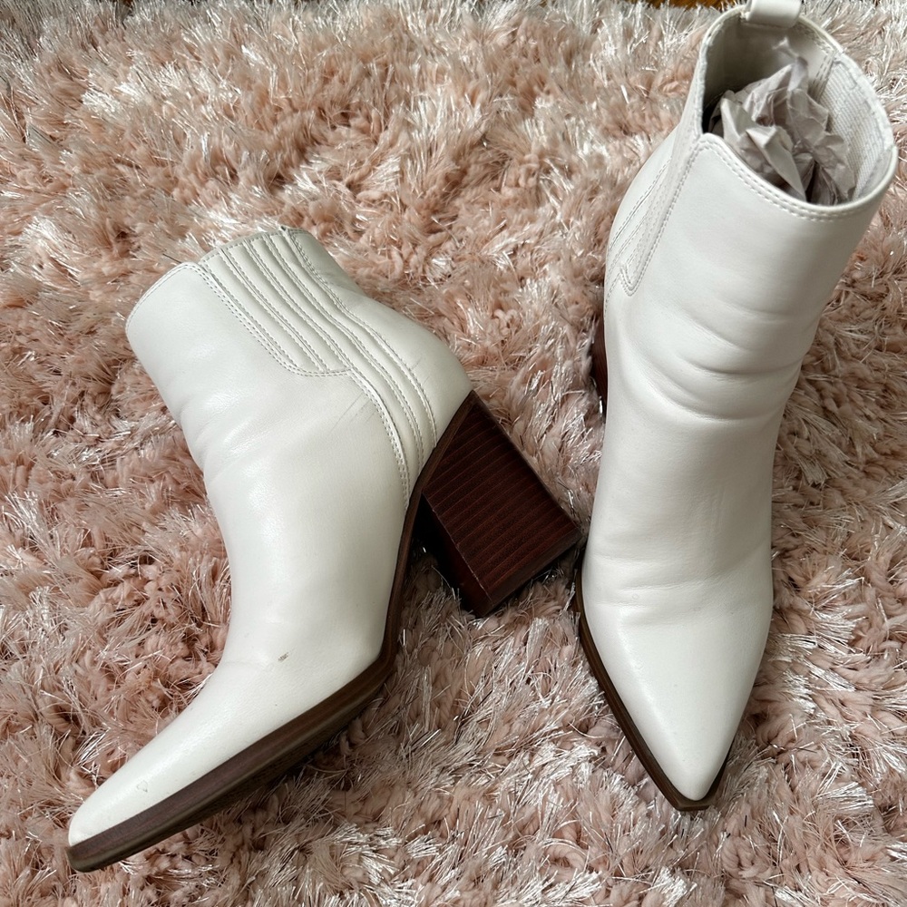 POINTY TOE BOOTIE - Picture 3 of 4